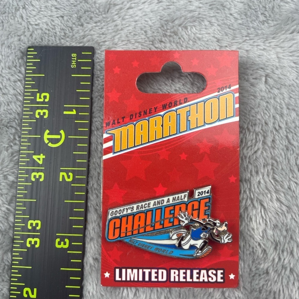 RunDisney Limited Edition 2014 Goofy Challenge Marathon Trading Pin BRAND NEW - Picture 3 of 4